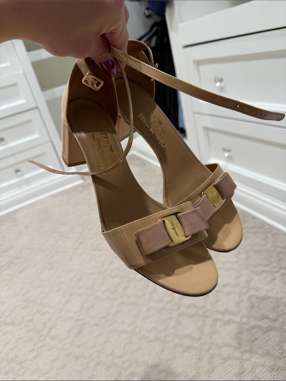 Salvatore Ferragamo nude gavina Bow Block Heel Sandal size 9.5